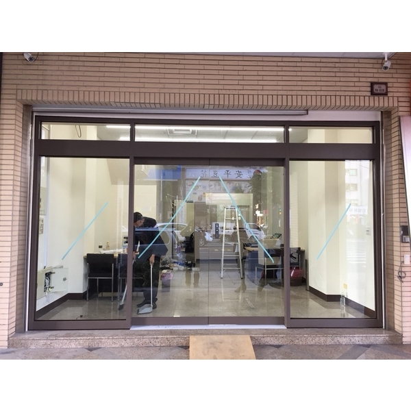 烤漆-咖啡玻璃自動門 烤漆-咖啡玻璃自動門