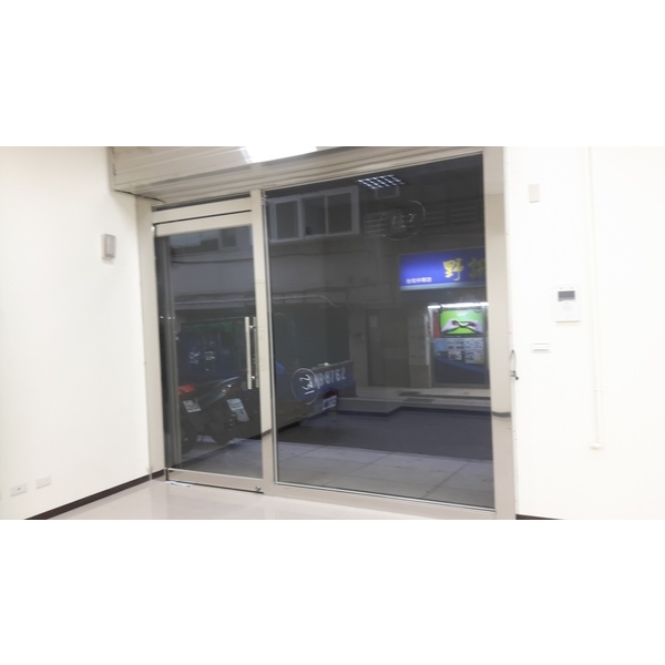 不銹鋼玻璃自動門 不銹鋼玻璃自動門