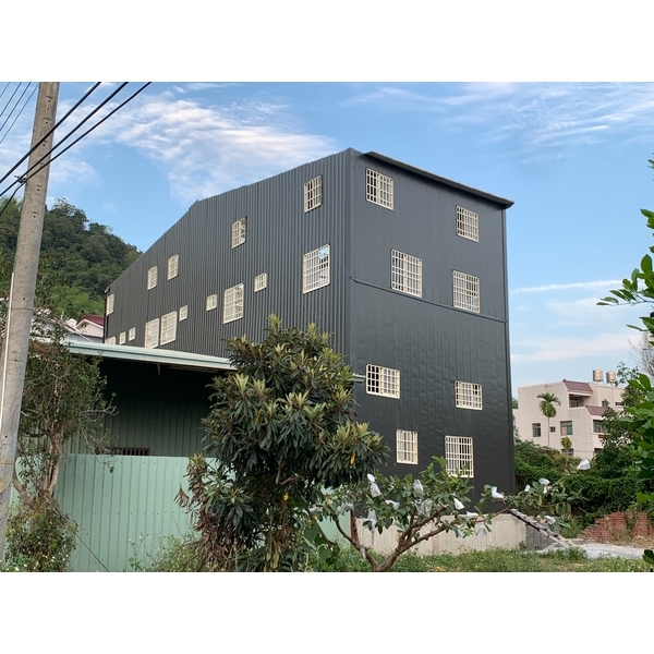 烤漆浪板-育鴻工程行