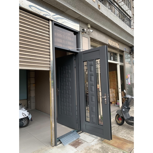 不鏽鋼內外玄關門-育鴻工程行