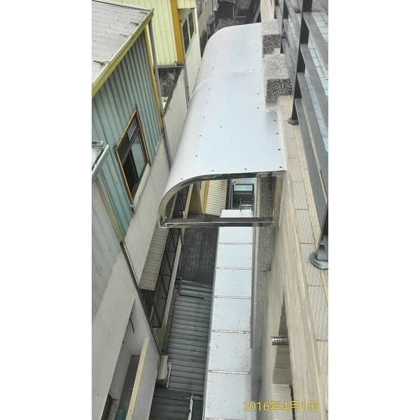 白鐵窗、遮雨棚-育鴻工程行