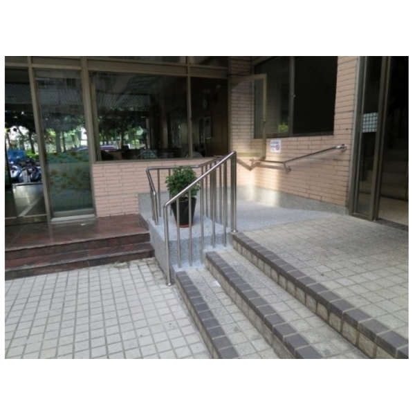 社區專案(二)~加設坡道-家葳企業有限公司
