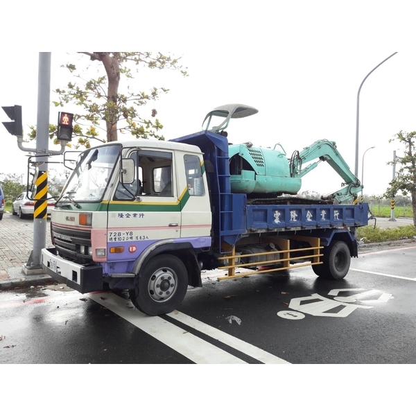 施工機具運送-雲隆企業行