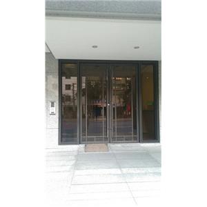 玻璃大門-金世興門窗行