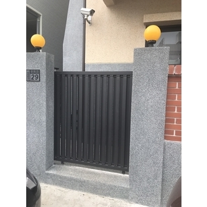 庭院橫拉門-金世興門窗行