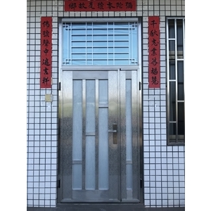 子母夾紗玻璃白鐵門-金世興門窗行