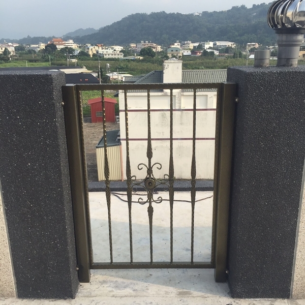 鍛造小門-金世興門窗行