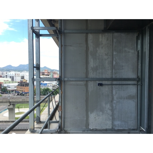 遠雄95隔戶牆延伸到前陽台 遠雄95隔戶牆延伸到前陽台