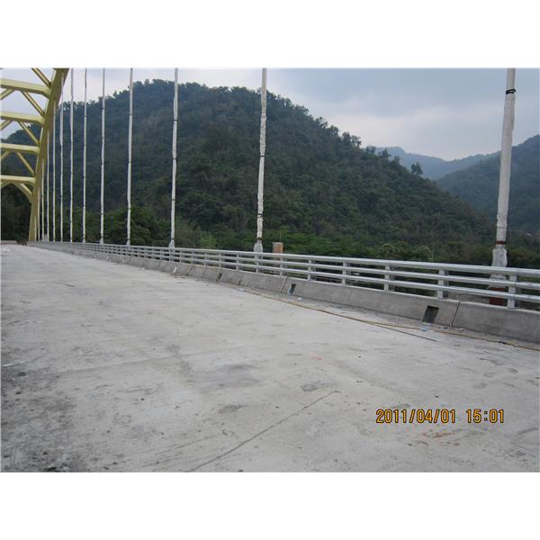 3層鋼管護欄-子強金屬工業有限公司