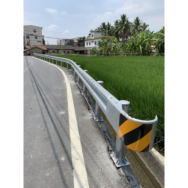 鋼板護欄