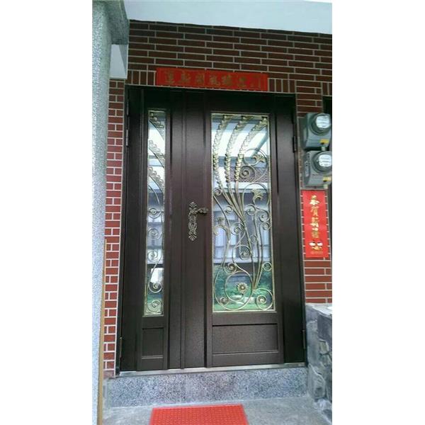 雙玄關門-廣益金屬建材公司