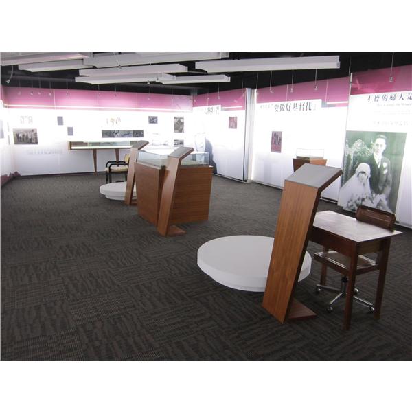 中原大學紀念館(方塊地毯)