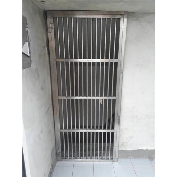 不鏽鋼鐵門-鴻昇鐵工廠