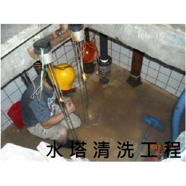 水塔清洗前 水塔清洗前
