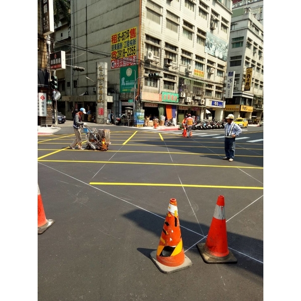 熱拌道路標線 熱拌道路標線