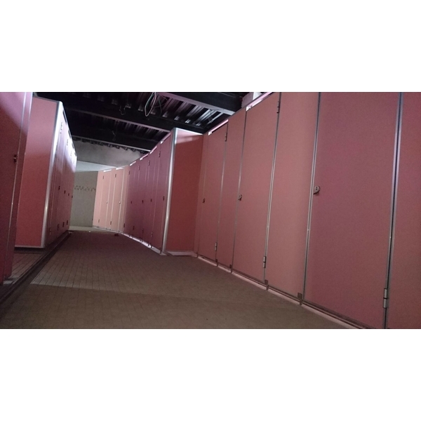 廁所隔間搗擺-承品工程行