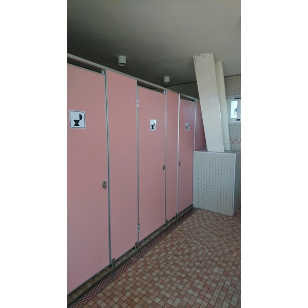 廁所隔間搗擺-承品工程行