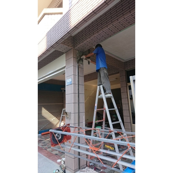 捲門維修-勇承企業行