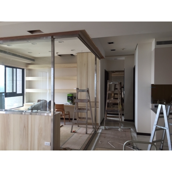 白鐵玻璃固定框-宏幸企業社