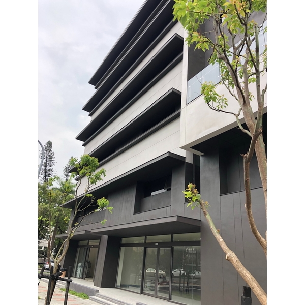 鋁合金抗污導水板安裝實例 鋁合金抗污導水板安裝實例