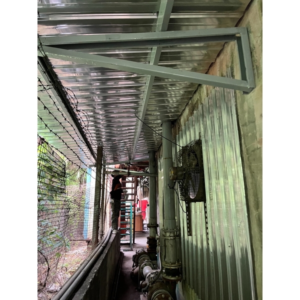 板子銹蝕更換白鐵板 板子銹蝕更換白鐵板