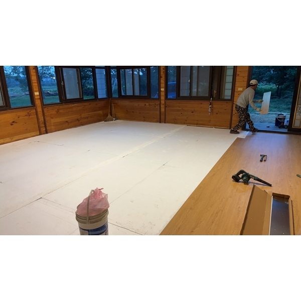 石塑地板施作