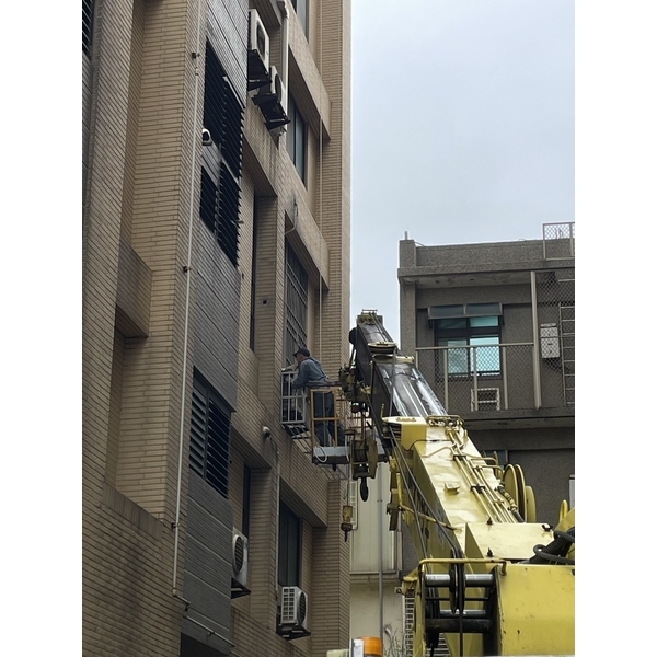 戶外白鐵冷氣架安裝
