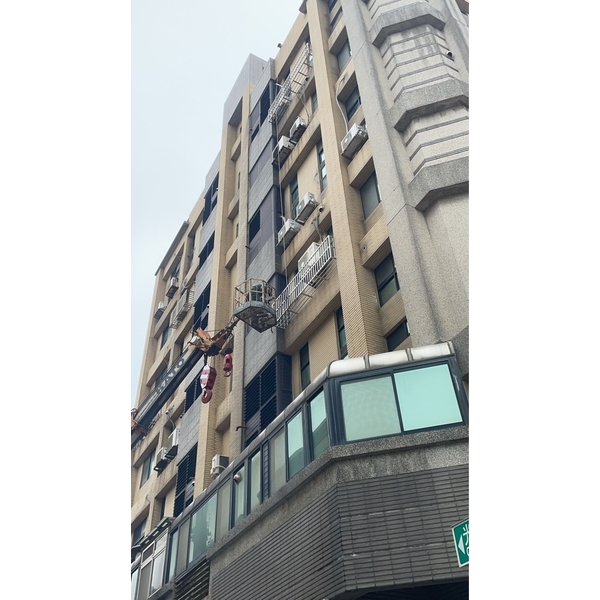 戶外白鐵冷氣架安裝