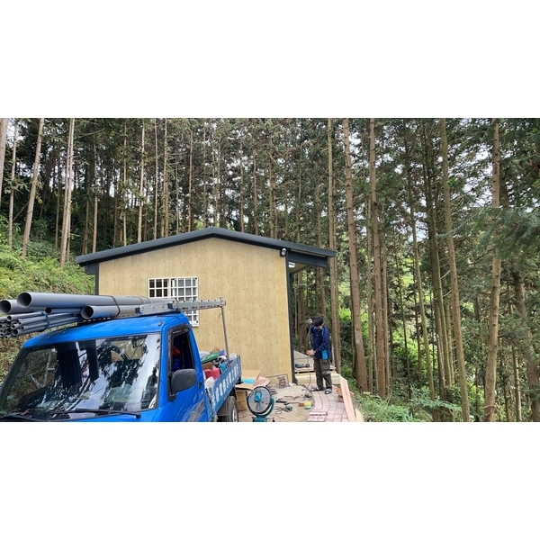 山上小木屋工程 山上小木屋工程