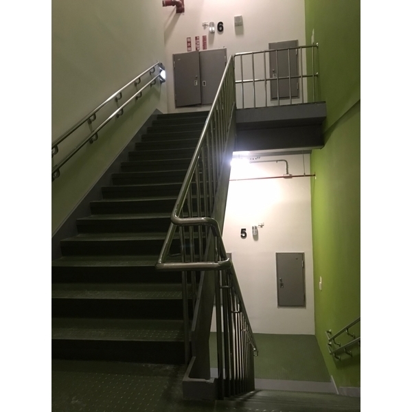 橡膠地板工程-橡膠地板、橡膠地磚、橡膠樓梯板、圓顆粒素色-富強輪胎工廠股份有限公司