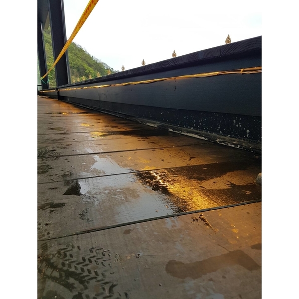 569729