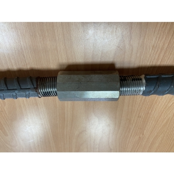 直牙套筒式鋼筋續接器1