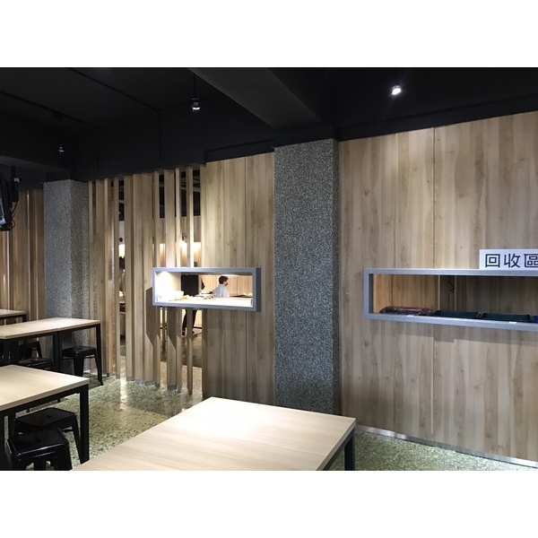 中壢新民素食 L2格柵-牆板-好萊得綠能股份有限公司