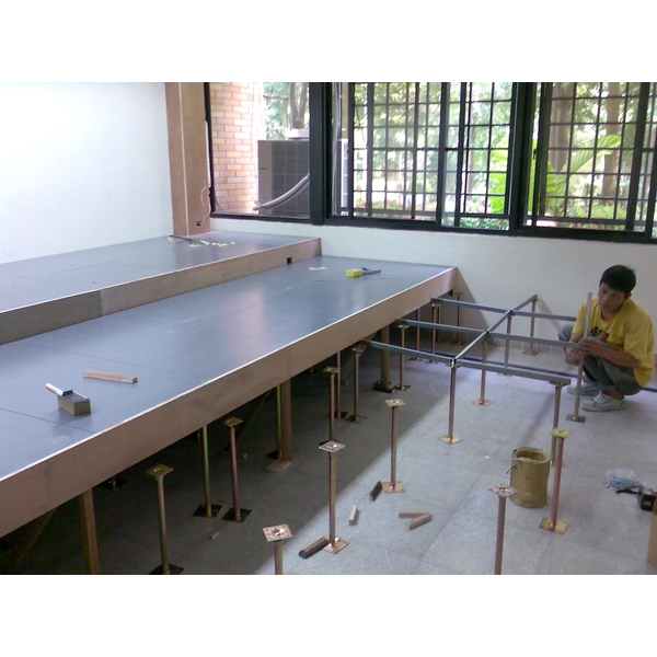 中正大學階政治系梯教室-品空間有限公司