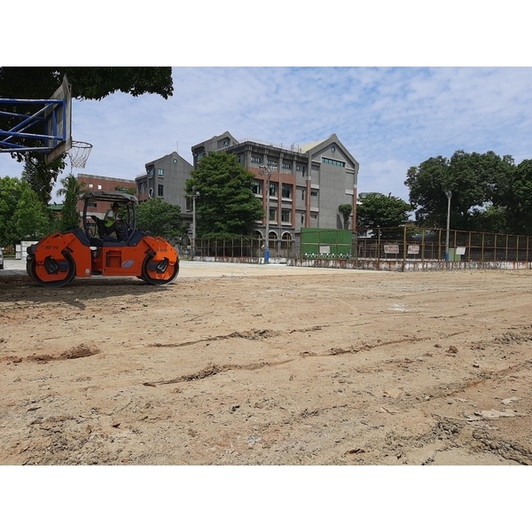 籃球場及排球場重建
