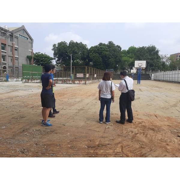 籃球場及排球場重建 籃球場及排球場重建