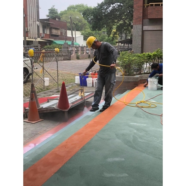 彩砂地坪施工工程 彩砂地坪施工工程