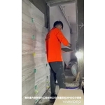 浴室壁貼磁磚