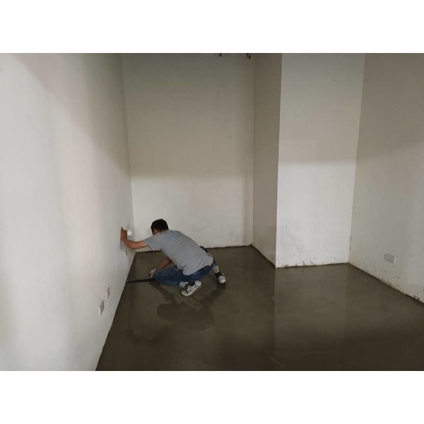 自平水泥 自平水泥