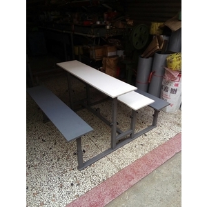 無障礙愛心連體桌椅-通好行