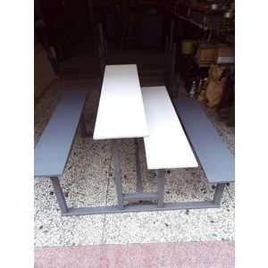 無障礙愛心連體桌椅-通好行