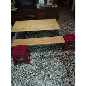 連體桌椅-通好行