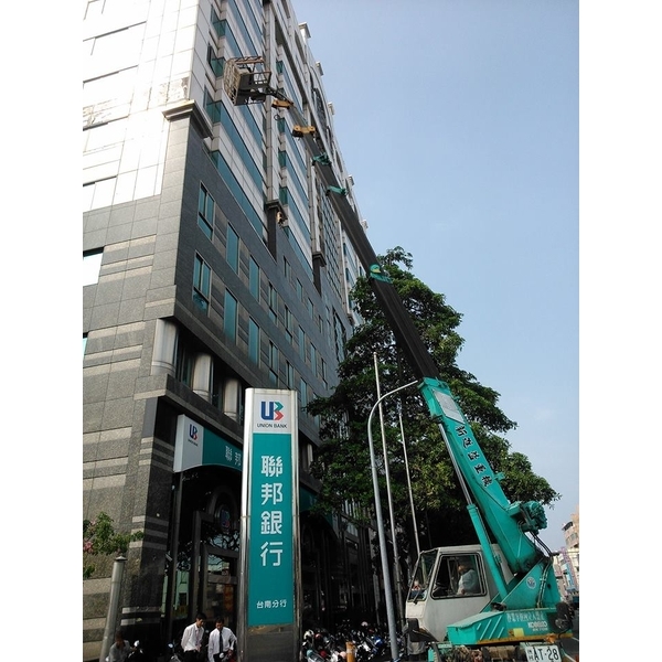 大樓帷幕玻璃矽力康老舊更新