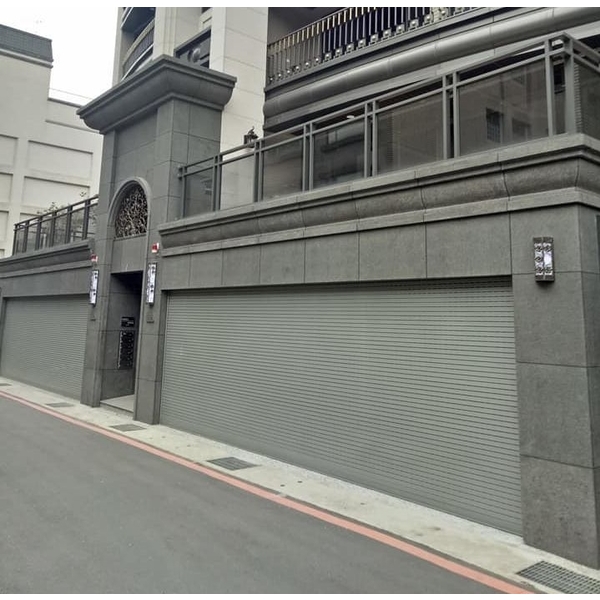 透氣防颱捲門窗