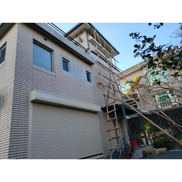 透氣防颱捲門窗