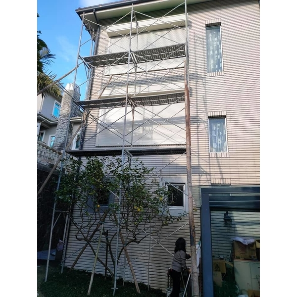 透氣防颱捲門窗