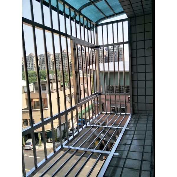 不銹鋼白鐵窗
