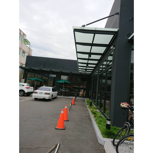 懸吊雨遮 懸吊雨遮