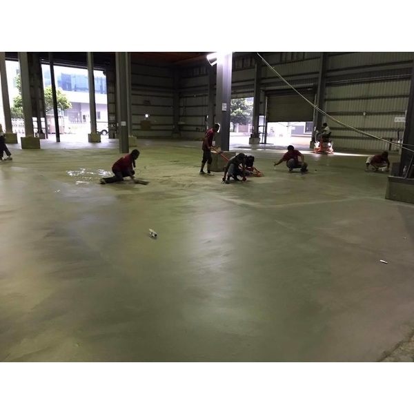 座騎式鏡面整體粉光 座騎式鏡面整體粉光