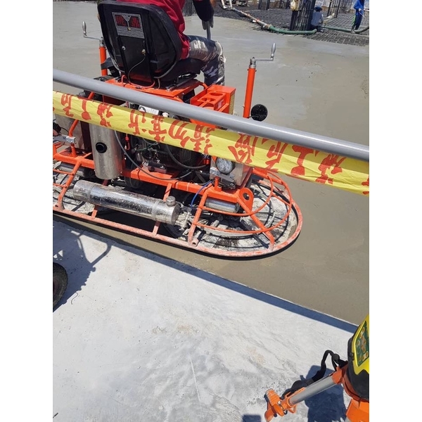 座騎式鏡面整體粉光 座騎式鏡面整體粉光